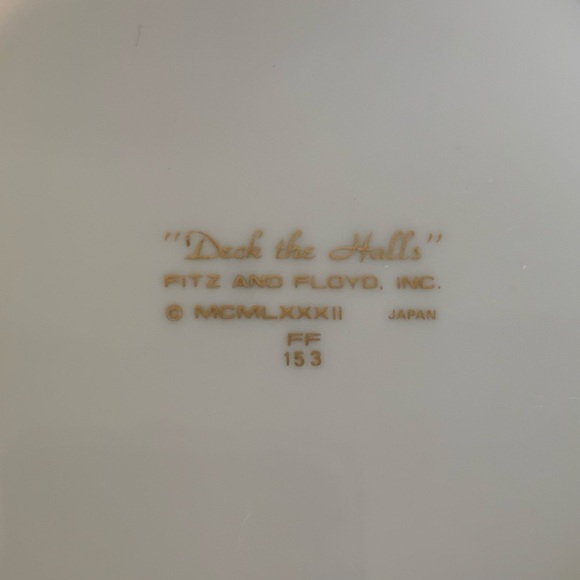Fitz & Floyd holiday dessert plates. - Picture 6 of 6